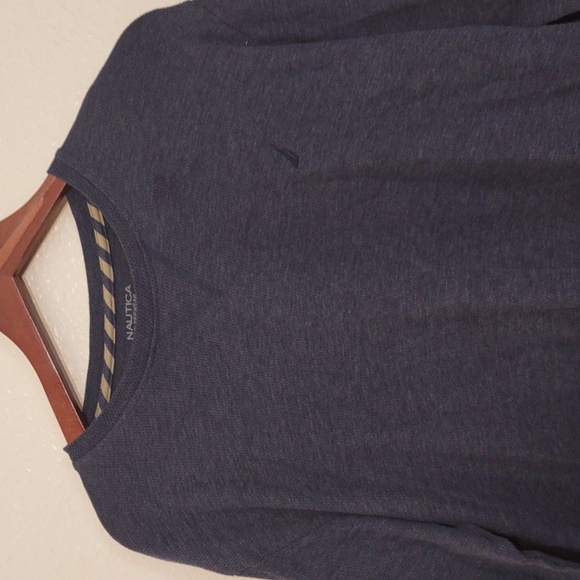 USED NAUTICA SLEEP WEAR LONG SLEEVE SHIRT HAS BLEACH STAINS ON BACK SIZE MEDIUM - Picture 4 of 7